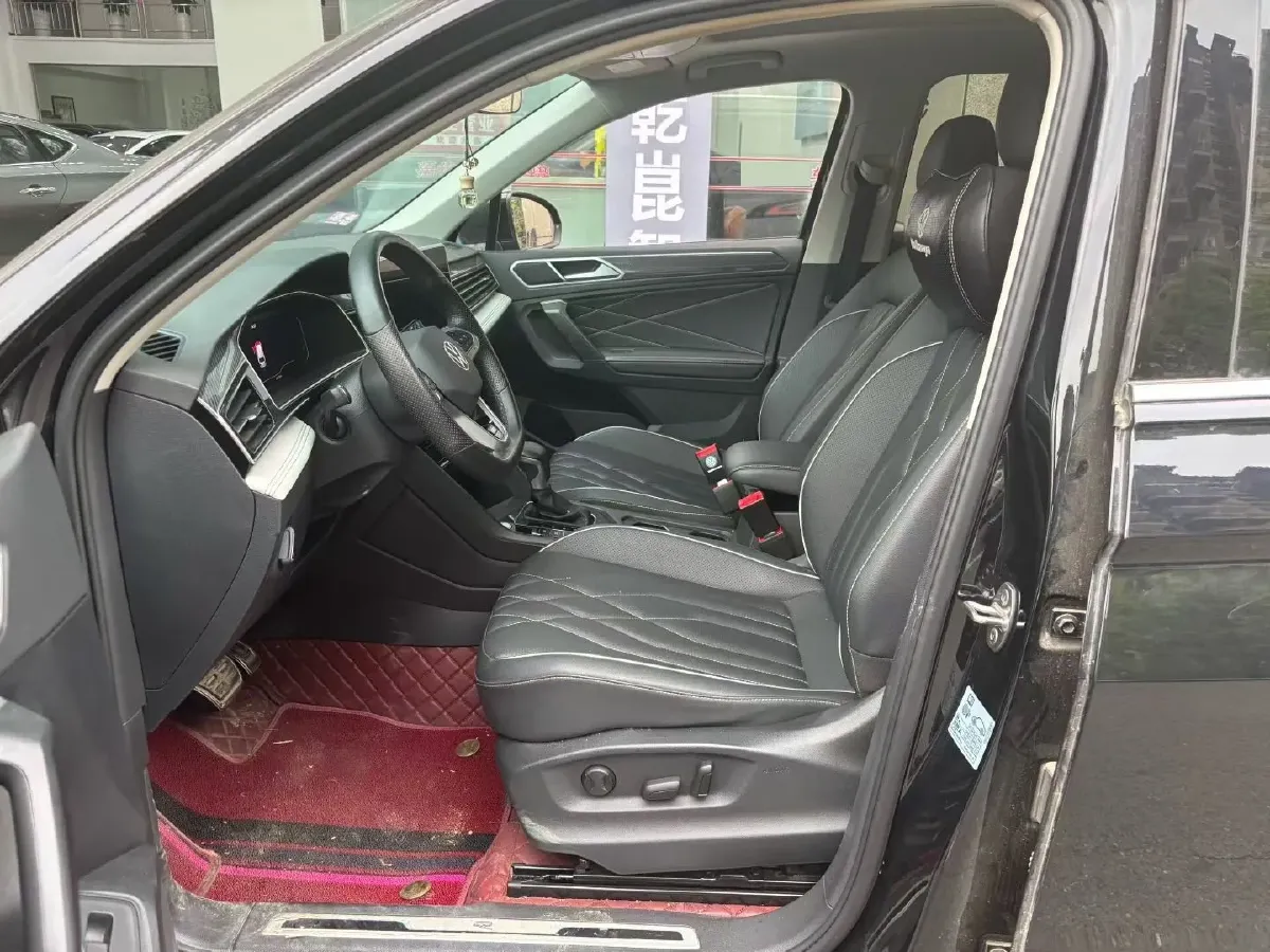 2024 Volkswagen Tiguan L 2.0T 186HP L4 7DCT,autocango,china used car exporter,china ev exporter,chinese used car exporter,chinese used ev exporter
