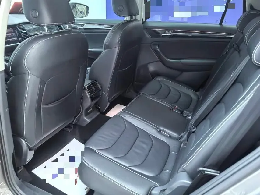 2018 Skoda Kodiak 2.0T 220HP L4 7DCT,autocango,china used car exporter,china ev exporter,chinese used car exporter,chinese used ev exporter