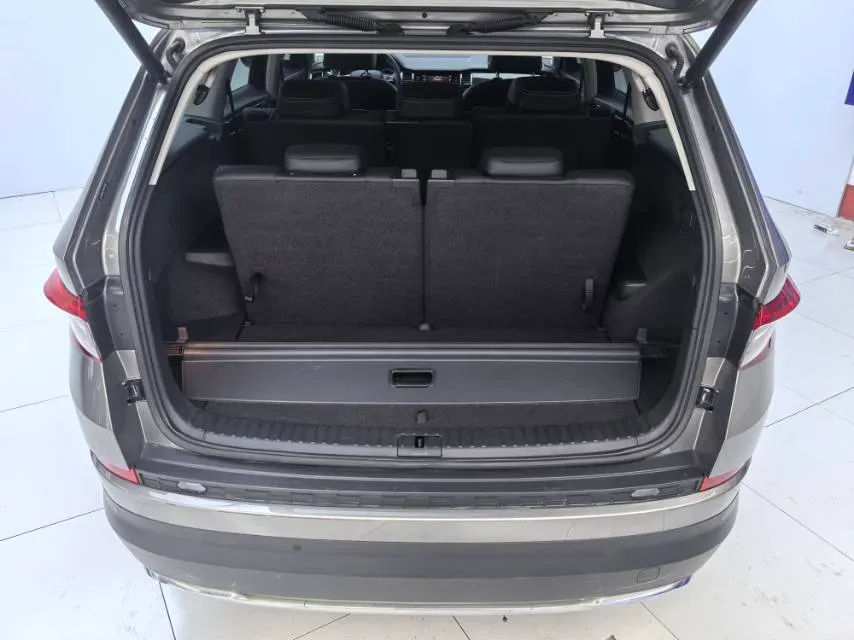 2018 Skoda Kodiak 2.0T 220HP L4 7DCT,autocango,china used car exporter,china ev exporter,chinese used car exporter,chinese used ev exporter