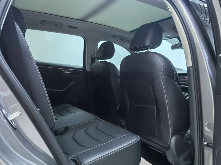 2018 Skoda Kodiak 2.0T 220HP L4 7DCT,autocango,china used car exporter,china ev exporter,chinese used car exporter,chinese used ev exporter