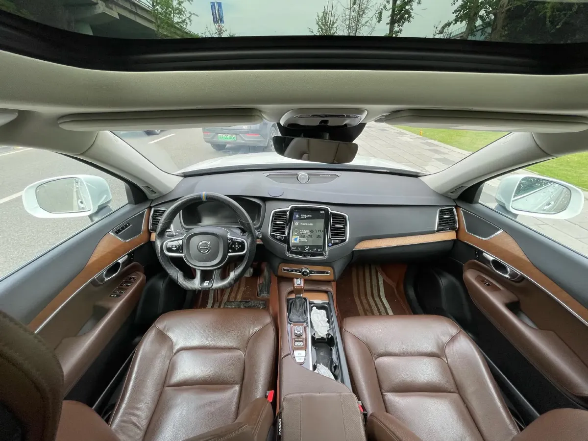 2019 Volvo XC90 2.0T 320HP L4 8AT,autocango,china used car exporter,china ev exporter,chinese used car exporter,chinese used ev exporter