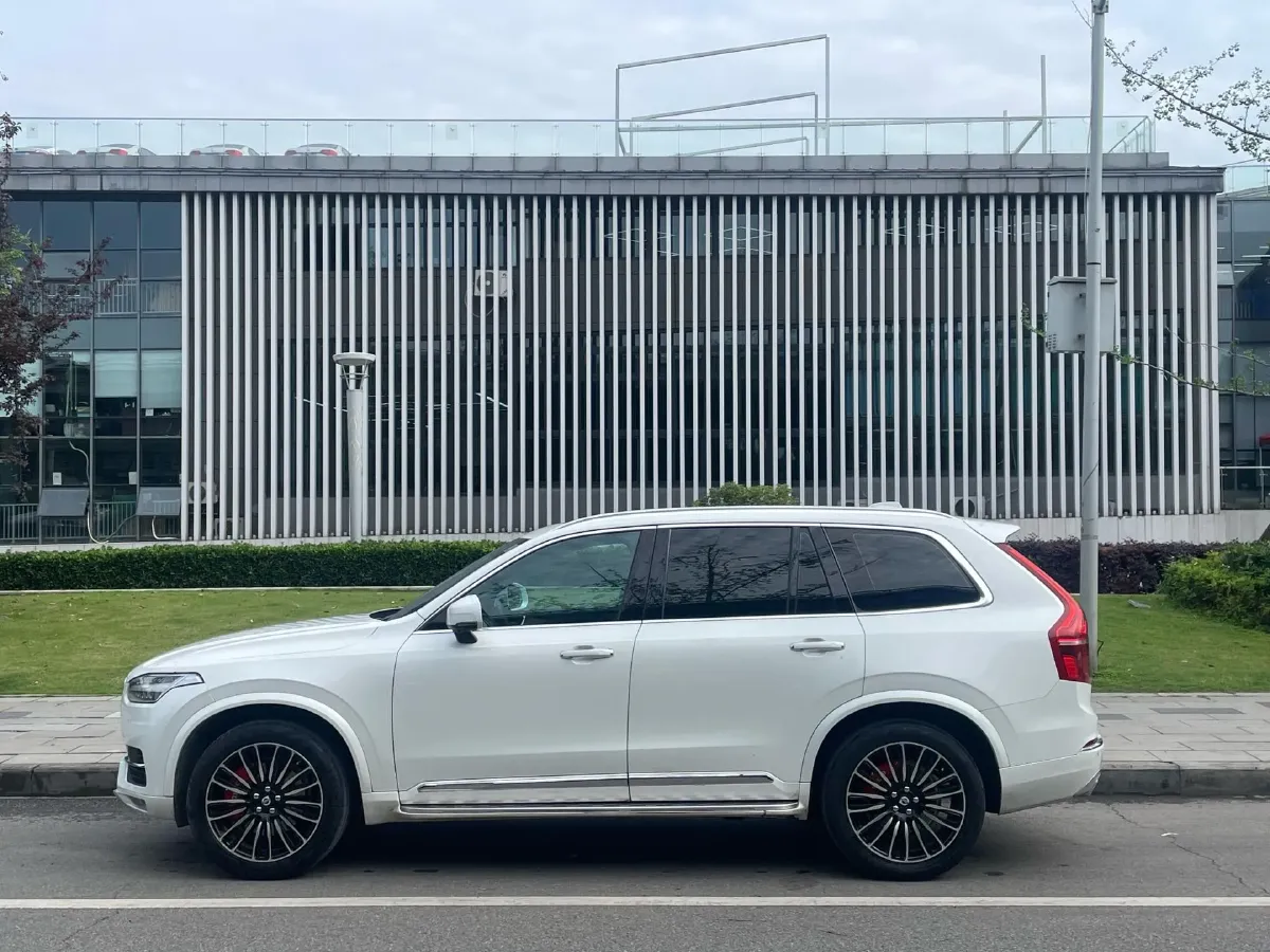 2019 Volvo XC90 2.0T 320HP L4 8AT,autocango,china used car exporter,china ev exporter,chinese used car exporter,chinese used ev exporter