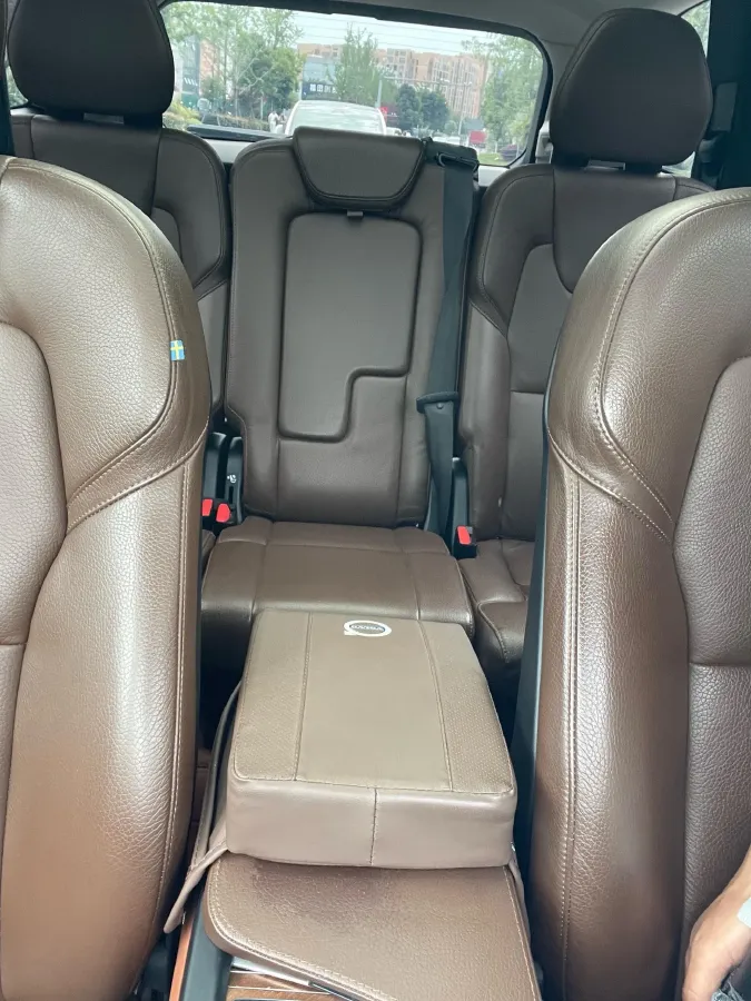 2019 Volvo XC90 2.0T 320HP L4 8AT,autocango,china used car exporter,china ev exporter,chinese used car exporter,chinese used ev exporter