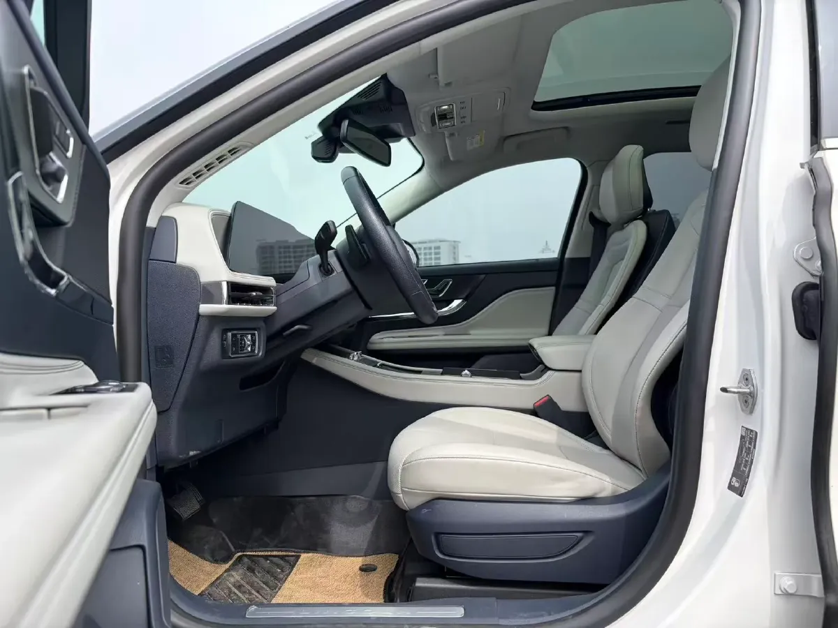 2023 Lincoln Corsair 2.0T 261HP L4 8AT,autocango,china used car exporter,china ev exporter,chinese used car exporter,chinese used ev exporter