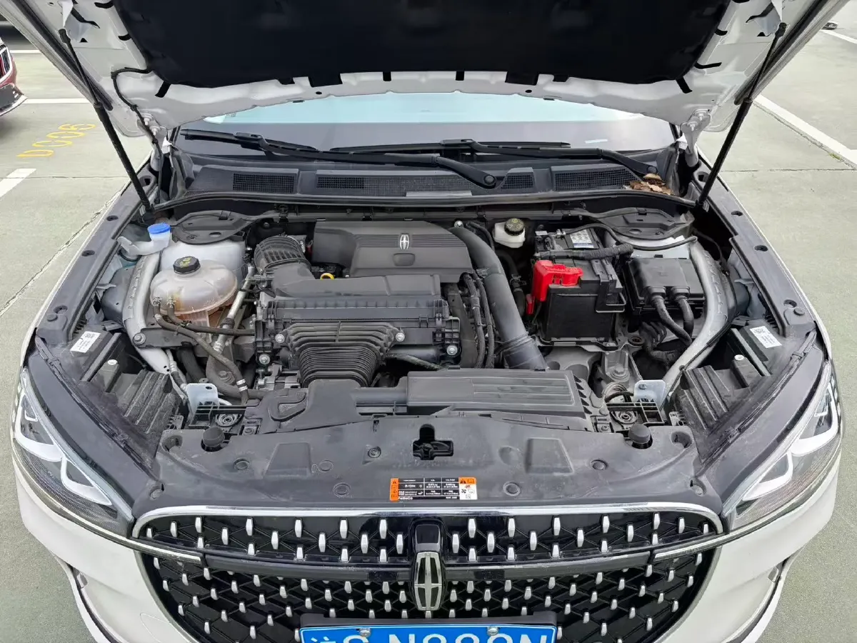 2023 Lincoln Corsair 2.0T 261HP L4 8AT,autocango,china used car exporter,china ev exporter,chinese used car exporter,chinese used ev exporter