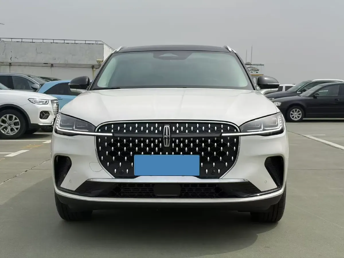 2023 Lincoln Corsair 2.0T 261HP L4 8AT,autocango,china used car exporter,china ev exporter,chinese used car exporter,chinese used ev exporter