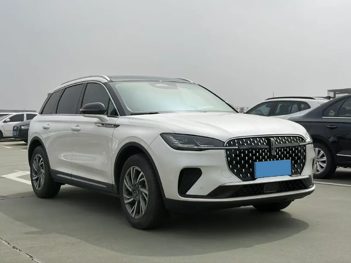 2023 Lincoln Corsair 2.0T 261HP L4 8AT,autocango,china used car exporter,china ev exporter,chinese used car exporter,chinese used ev exporter