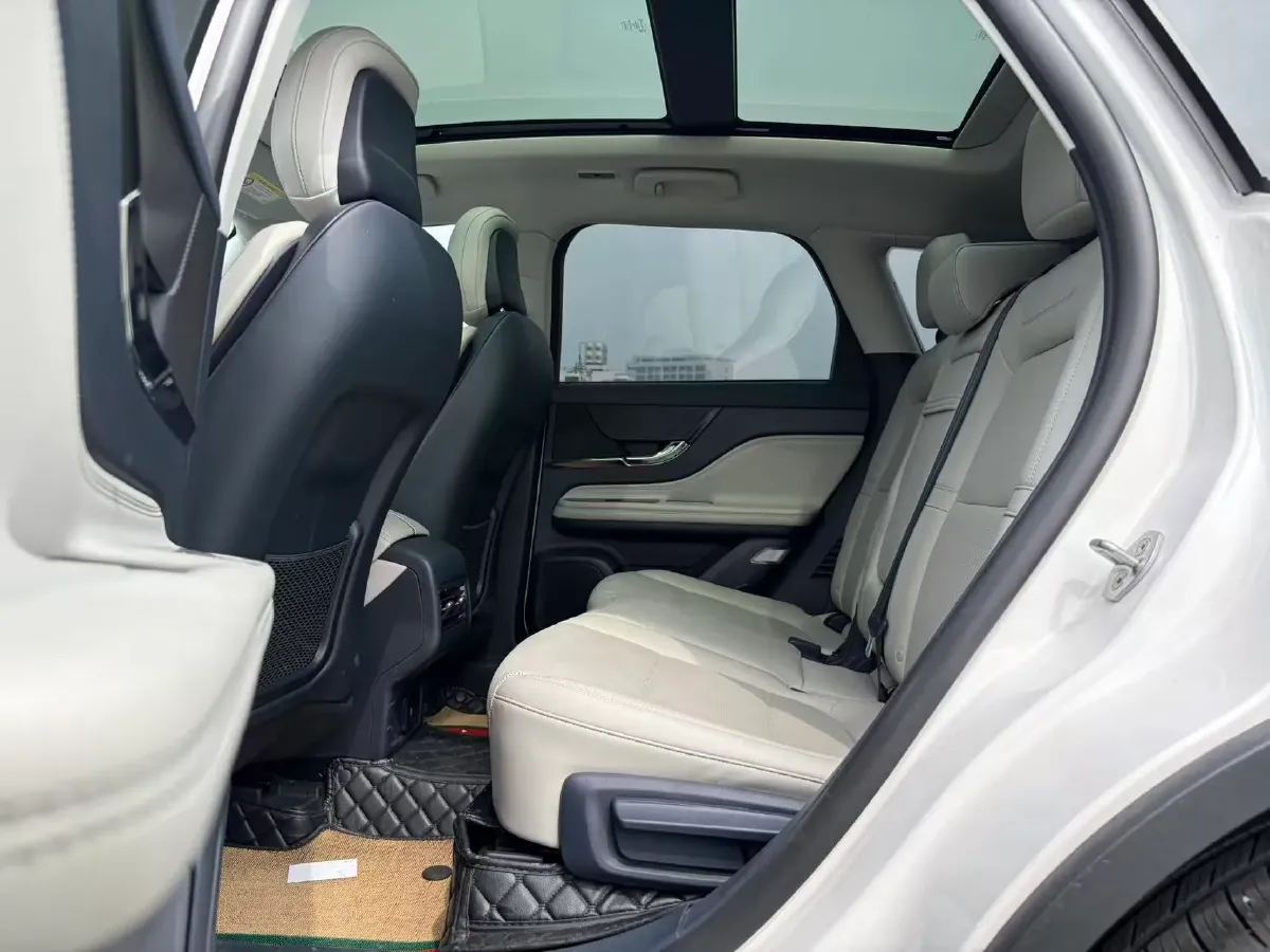 2023 Lincoln Corsair 2.0T 261HP L4 8AT,autocango,china used car exporter,china ev exporter,chinese used car exporter,chinese used ev exporter