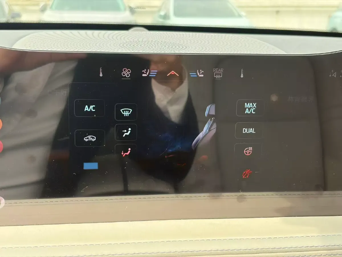 2023 Lincoln Corsair 2.0T 261HP L4 8AT,autocango,china used car exporter,china ev exporter,chinese used car exporter,chinese used ev exporter