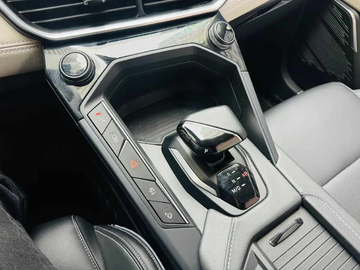 2023 LYNK&CO 03 1.5T 181HP L4 7DCT,autocango,china used car exporter,china ev exporter,chinese used car exporter,chinese used ev exporter