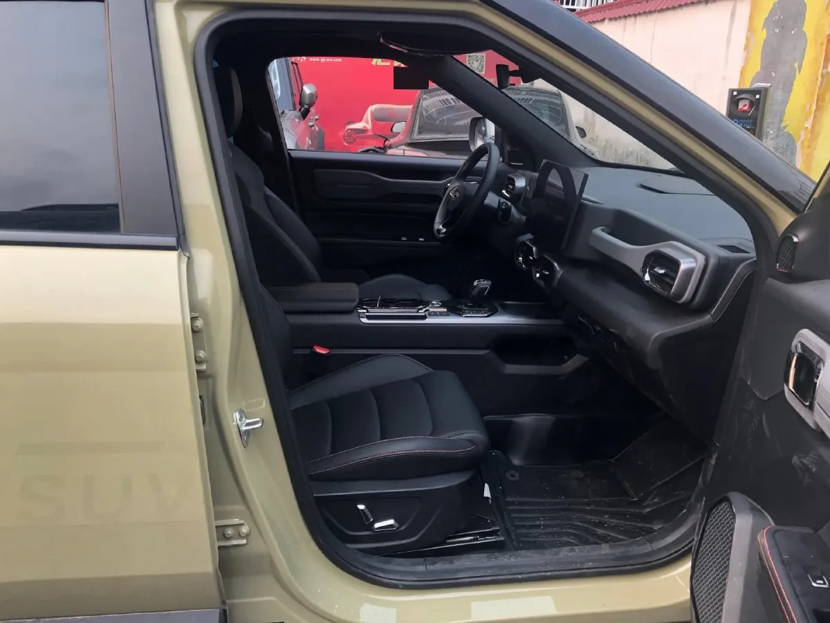 2025 Geely Cowboy 1.5T 181HP L4 7DCT,autocango,china used car exporter,china ev exporter,chinese used car exporter,chinese used ev exporter