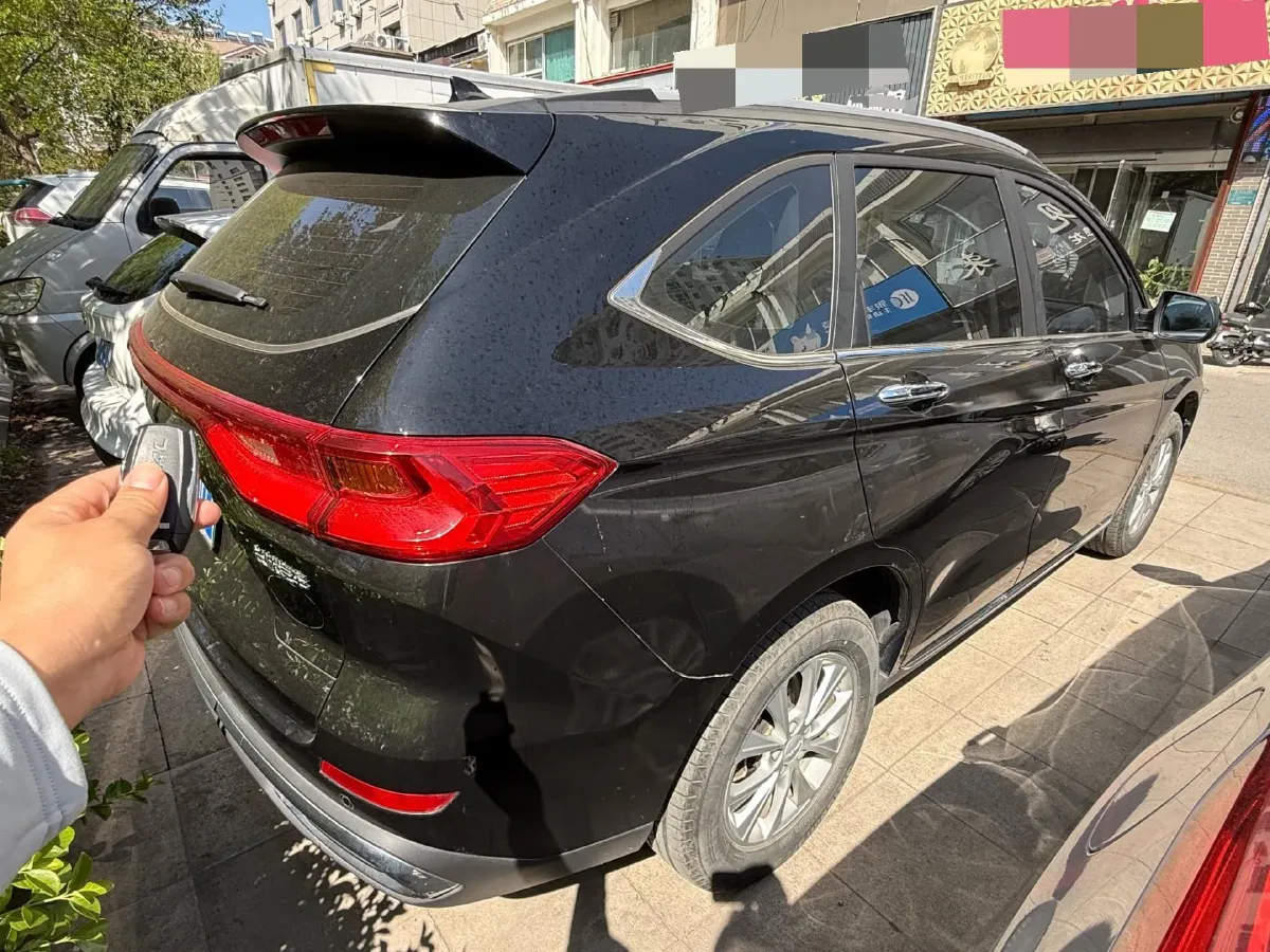 2021 Haval M6 1.5T 150HP L4 7DCT,autocango,china used car exporter,china ev exporter,chinese used car exporter,chinese used ev exporter