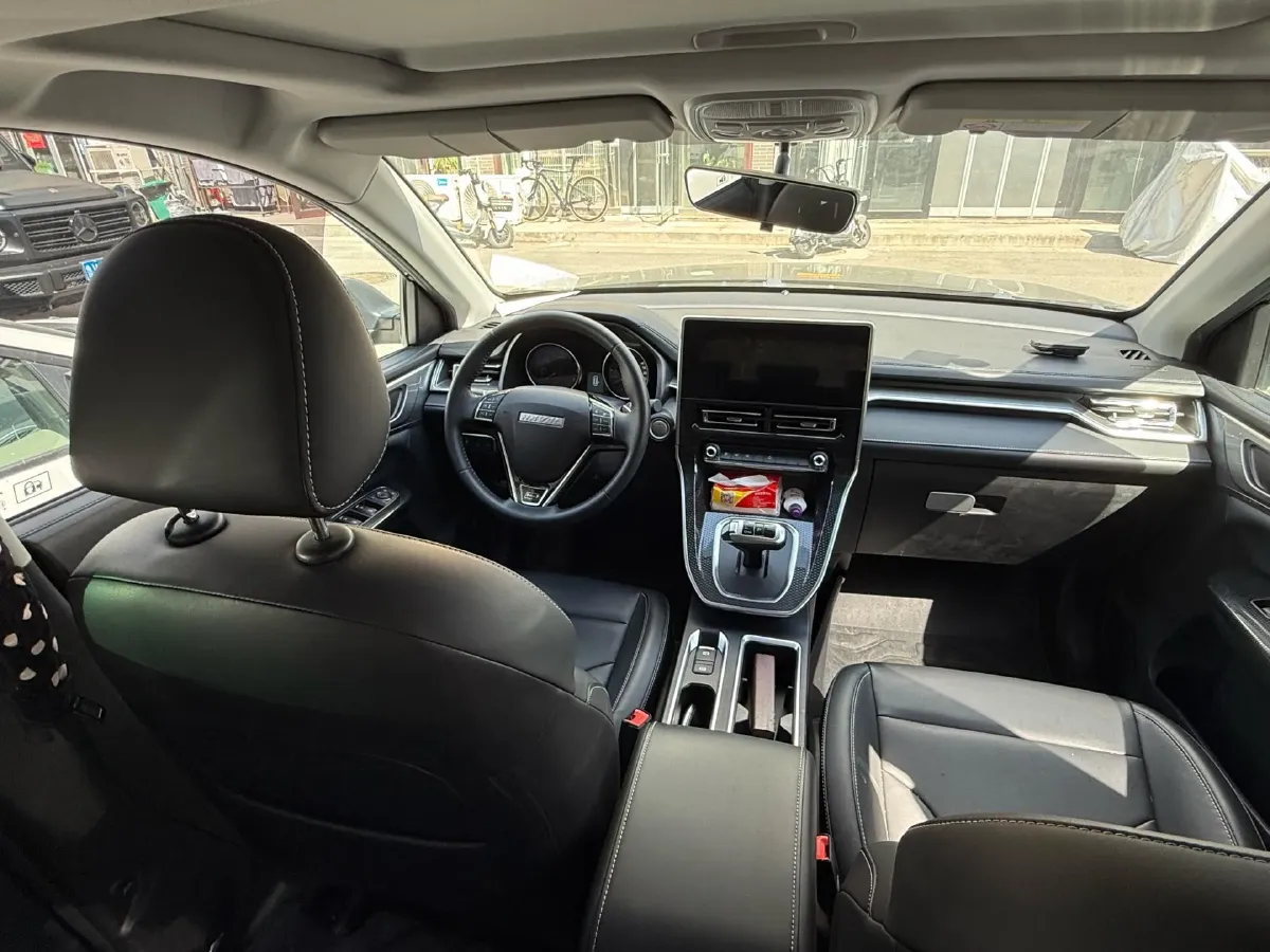 2021 Haval M6 1.5T 150HP L4 7DCT,autocango,china used car exporter,china ev exporter,chinese used car exporter,chinese used ev exporter