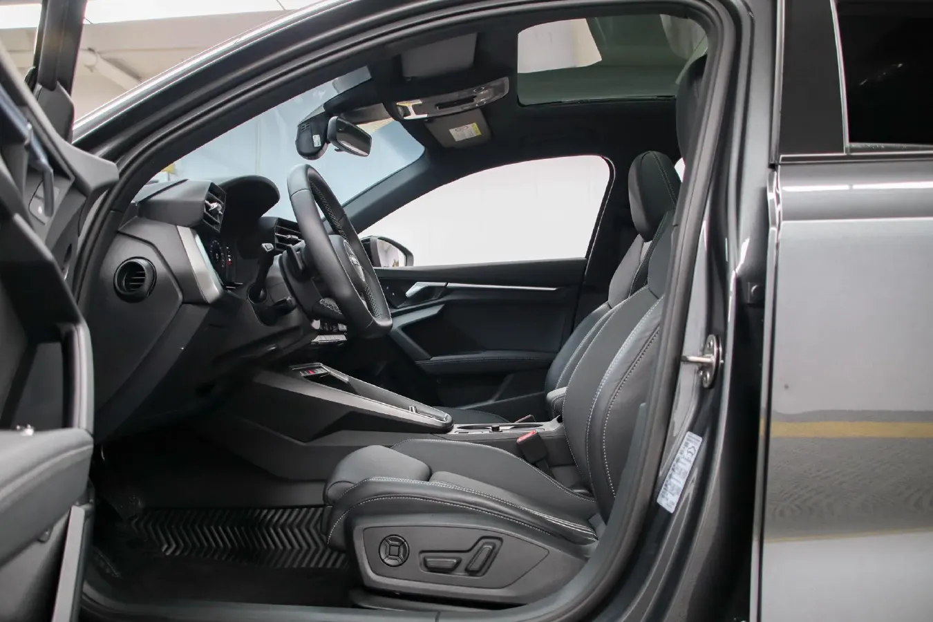 2022 Audi A3 1.4T 150HP L4 7DCT,autocango,china used car exporter,china ev exporter,chinese used car exporter,chinese used ev exporter