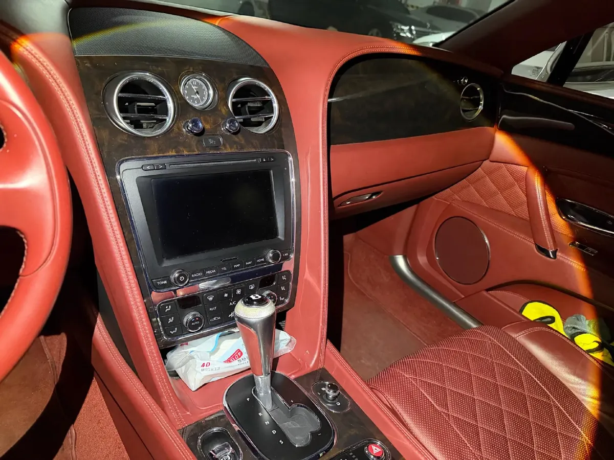 2017 Bentley Flying Spur 4.0T 507HP V8 8AT,autocango,china used car exporter,china ev exporter,chinese used car exporter,chinese used ev exporter