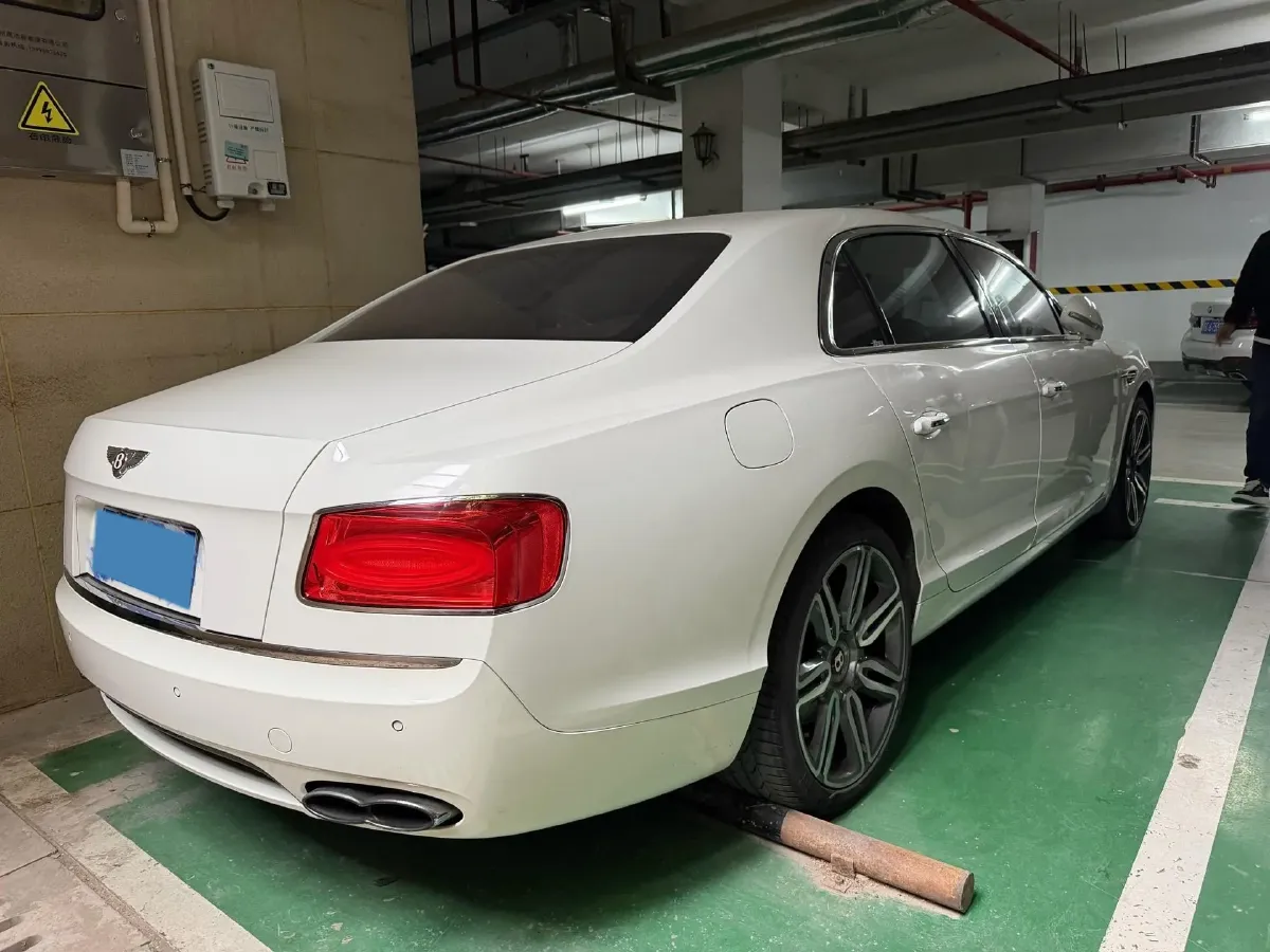 2017 Bentley Flying Spur 4.0T 507HP V8 8AT,autocango,china used car exporter,china ev exporter,chinese used car exporter,chinese used ev exporter