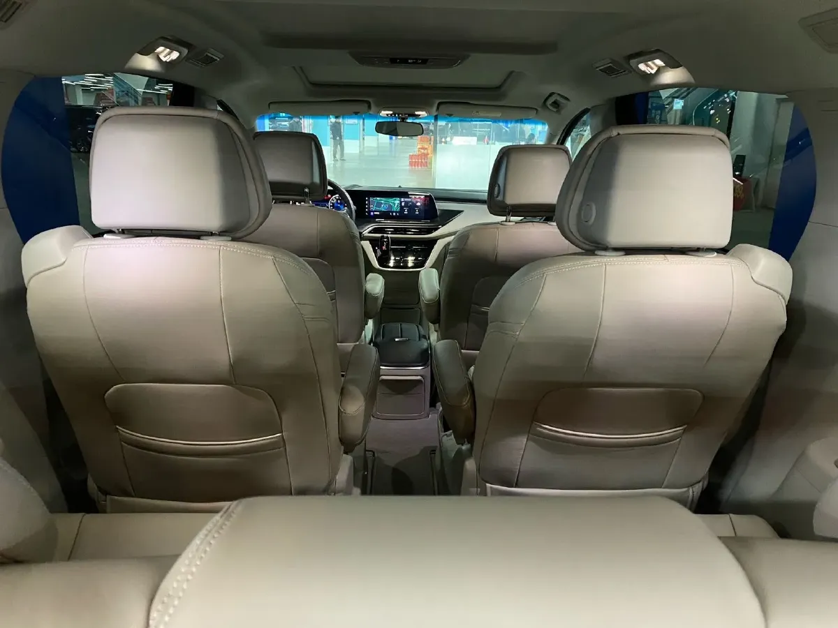 2022 Buick GL8 2.0T 237HP L4 9AT,autocango,china used car exporter,china ev exporter,chinese used car exporter,chinese used ev exporter