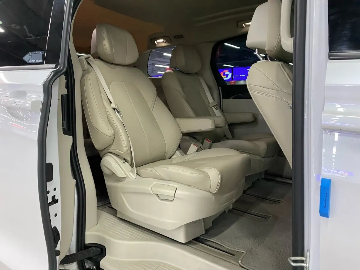 2022 Buick GL8 2.0T 237HP L4 9AT,autocango,china used car exporter,china ev exporter,chinese used car exporter,chinese used ev exporter