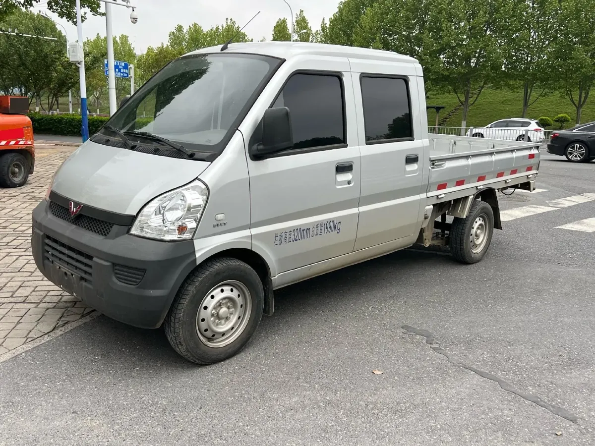 2023 WuLing RongGuang Mini Truck 1.5L 102HP L4 5MT,autocango,china used car exporter,china ev exporter,chinese used car exporter,chinese used ev exporter