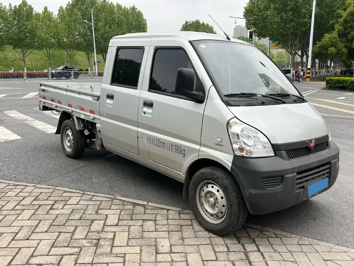 2023 WuLing RongGuang Mini Truck 1.5L 102HP L4 5MT,autocango,china used car exporter,china ev exporter,chinese used car exporter,chinese used ev exporter