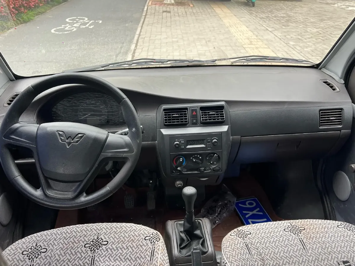 2023 WuLing RongGuang Mini Truck 1.5L 102HP L4 5MT,autocango,china used car exporter,china ev exporter,chinese used car exporter,chinese used ev exporter