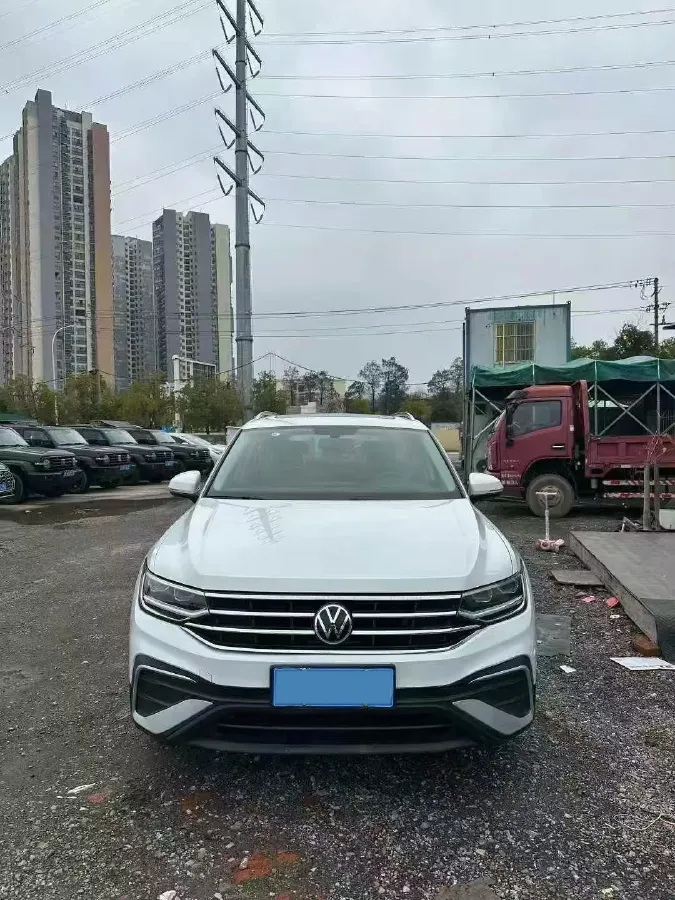 2023 Volkswagen Tiguan L 1.5T 160HP L4 7DCT,autocango,china used car exporter,china ev exporter,chinese used car exporter,chinese used ev exporter