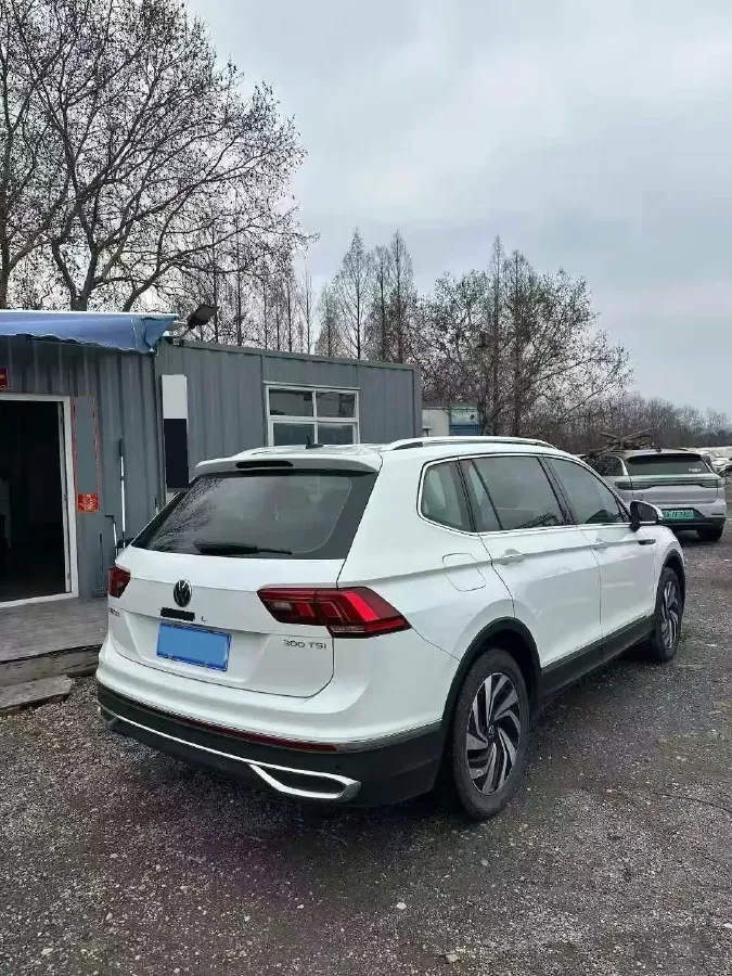 2023 Volkswagen Tiguan L 1.5T 160HP L4 7DCT,autocango,china used car exporter,china ev exporter,chinese used car exporter,chinese used ev exporter