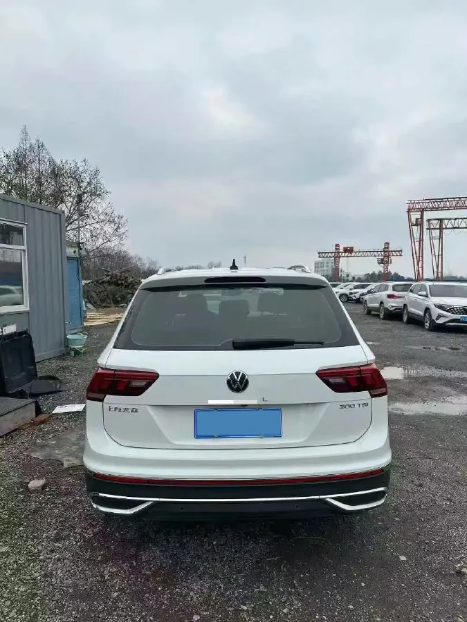 2023 Volkswagen Tiguan L 1.5T 160HP L4 7DCT,autocango,china used car exporter,china ev exporter,chinese used car exporter,chinese used ev exporter