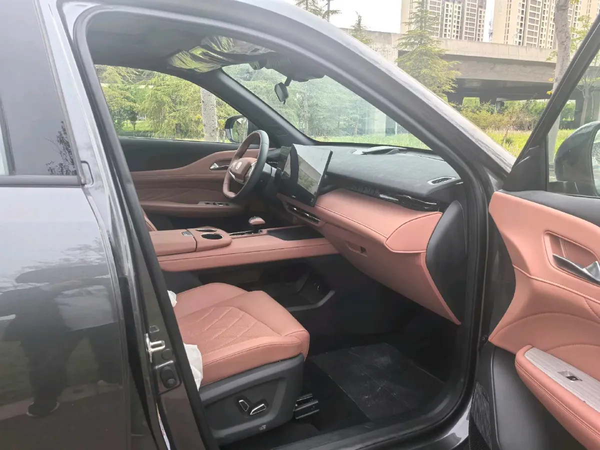 2024 ChangAn UNI-Z 1.5L 98HP L4 E-CVT PHEV 18.4KWH,autocango,china used car exporter,china ev exporter,chinese used car exporter,chinese used ev exporter