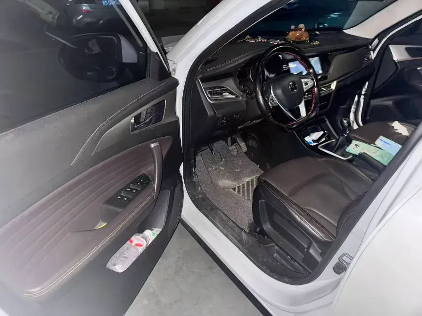 2019 ChangAn CS35 Plus 1.6L 128HP L4 5MT,autocango,china used car exporter,china ev exporter,chinese used car exporter,chinese used ev exporter