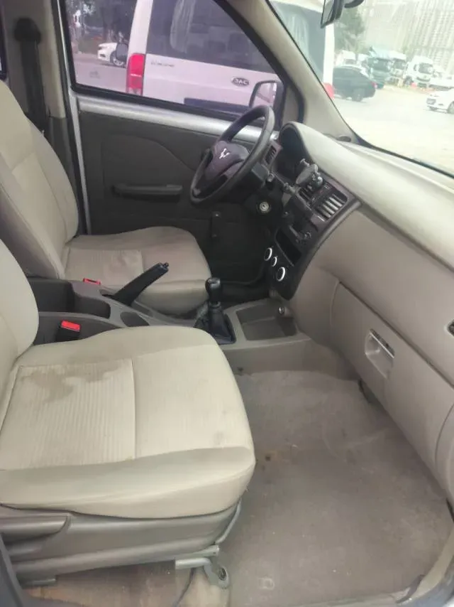 2019 WuLing RongGuang V 1.5L 99HP L4 6MT,autocango,china used car exporter,china ev exporter,chinese used car exporter,chinese used ev exporter