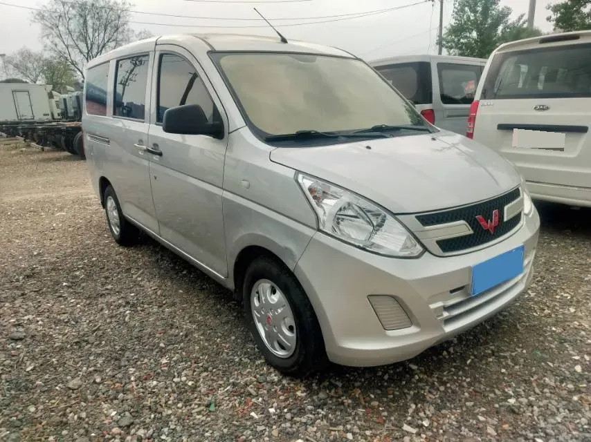 2019 WuLing RongGuang V 1.5L 99HP L4 6MT,autocango,china used car exporter,china ev exporter,chinese used car exporter,chinese used ev exporter
