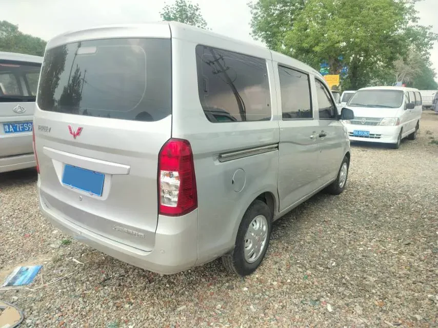 2019 WuLing RongGuang V 1.5L 99HP L4 6MT,autocango,china used car exporter,china ev exporter,chinese used car exporter,chinese used ev exporter
