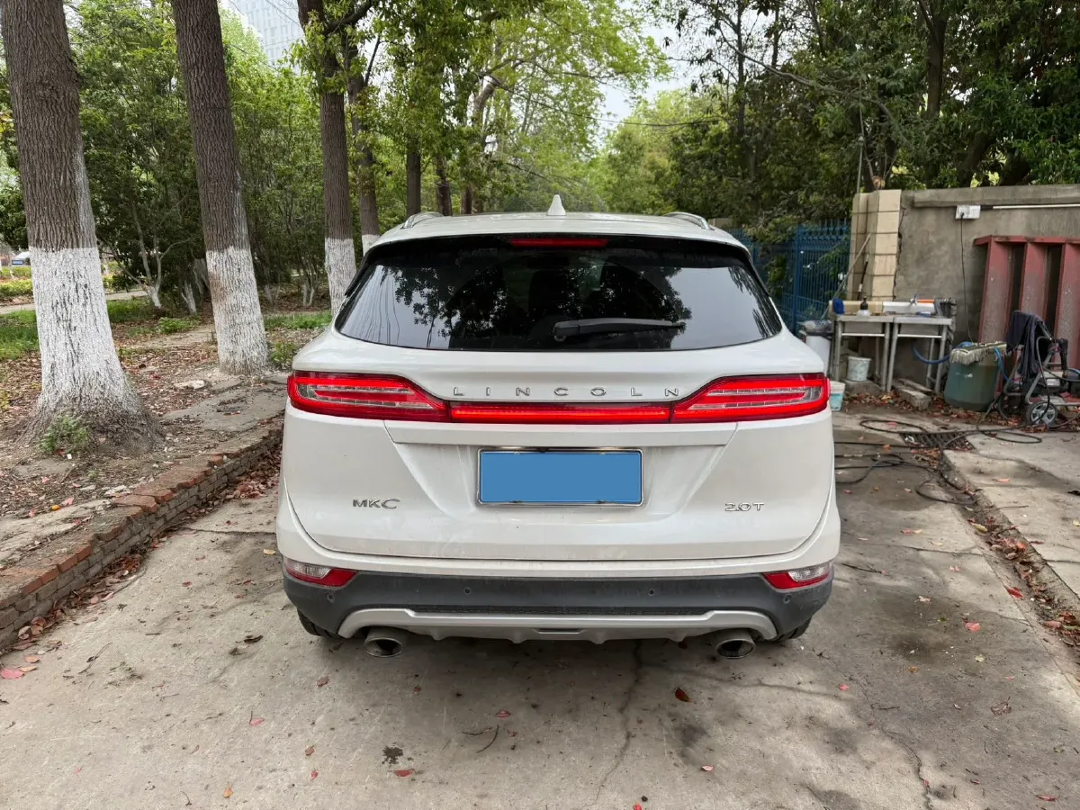 2017 Lincoln MKC 2.0T 203HP L4 6AT,autocango,china used car exporter,china ev exporter,chinese used car exporter,chinese used ev exporter