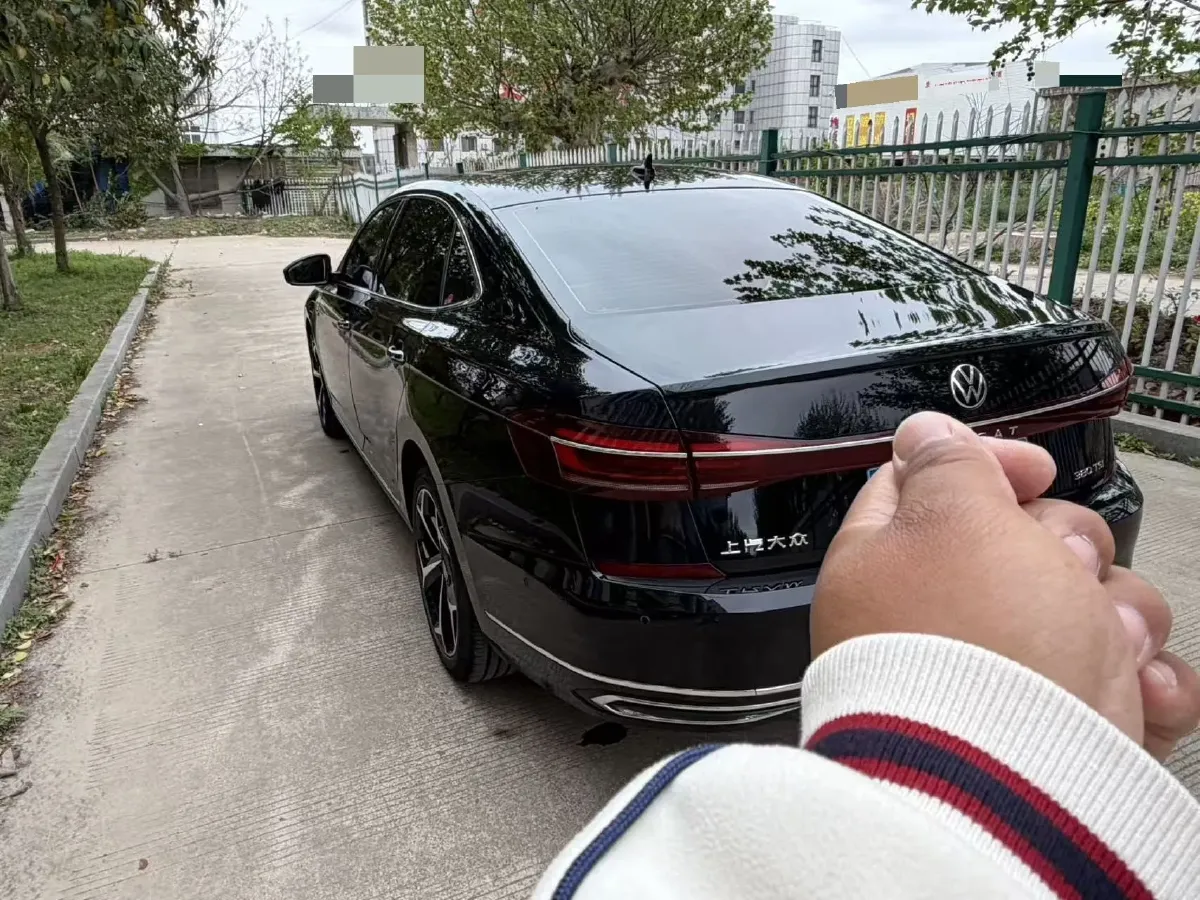 2024 Volkswagen Passat 2.0T 220HP L4 7DCT,autocango,china used car exporter,china ev exporter,chinese used car exporter,chinese used ev exporter