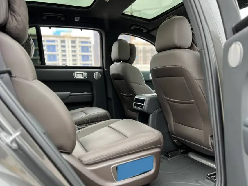 2023 Li L7 Range Extended 154HP REEV 40.9KWH,autocango,china used car exporter,china ev exporter,chinese used car exporter,chinese used ev exporter