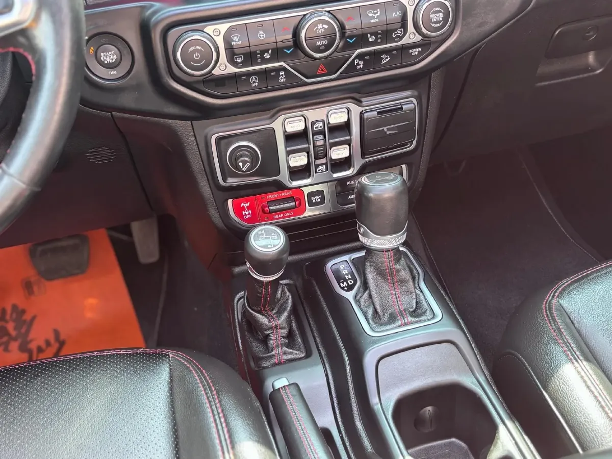 2019 Jeep Wrangler 2.0T 266HP L4 8AT,autocango,china used car exporter,china ev exporter,chinese used car exporter,chinese used ev exporter