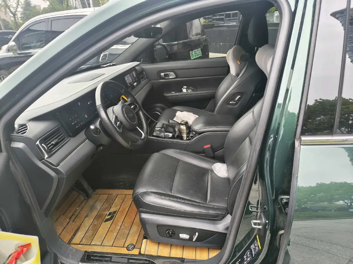 2021 Li ONE Range Extended 131HP REEV 40.5KWH,autocango,china used car exporter,china ev exporter,chinese used car exporter,chinese used ev exporter