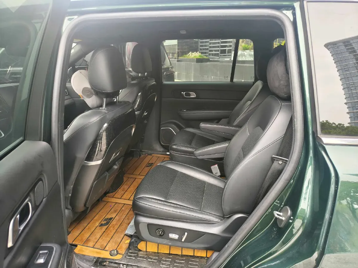 2021 Li ONE Range Extended 131HP REEV 40.5KWH,autocango,china used car exporter,china ev exporter,chinese used car exporter,chinese used ev exporter