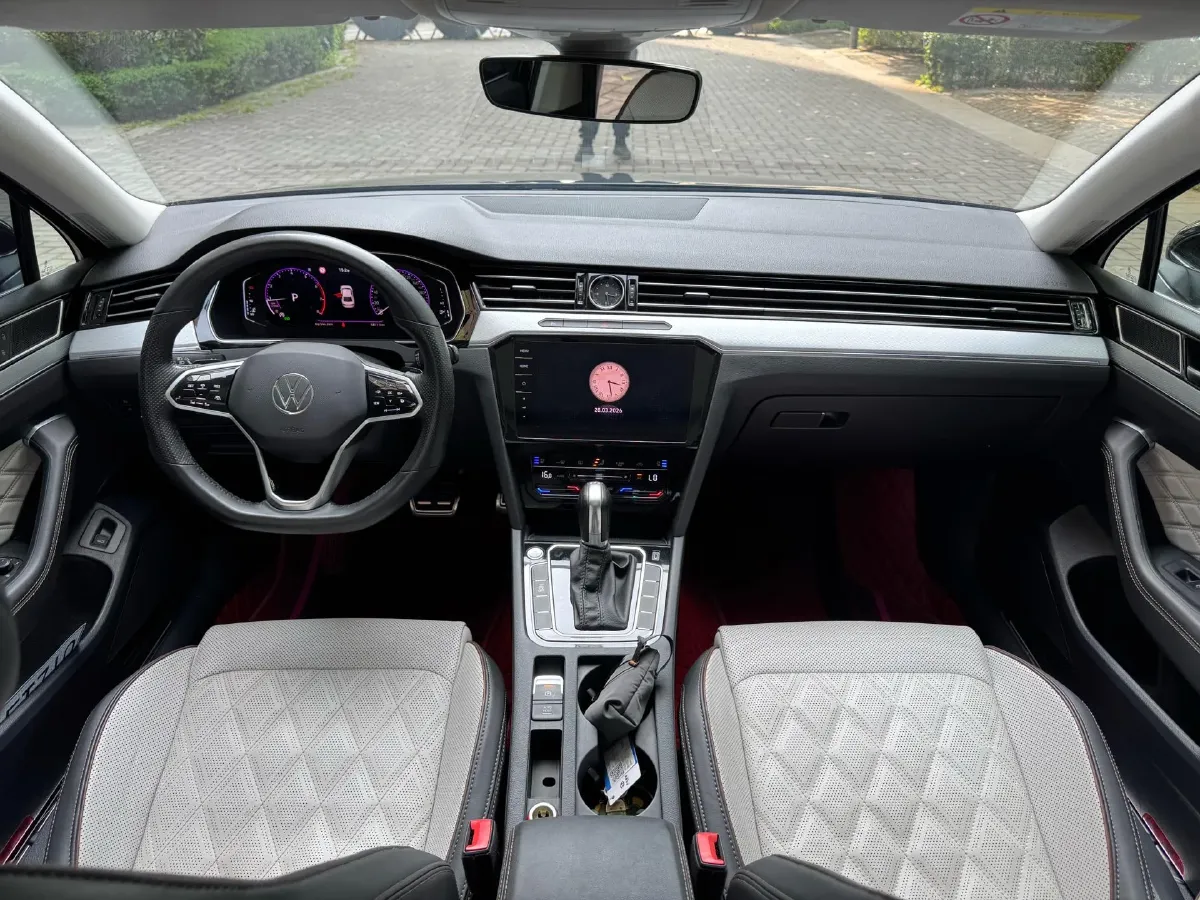 2023 Volkswagen Magotan 2.0T 186HP L4 7DCT,autocango,china used car exporter,china ev exporter,chinese used car exporter,chinese used ev exporter