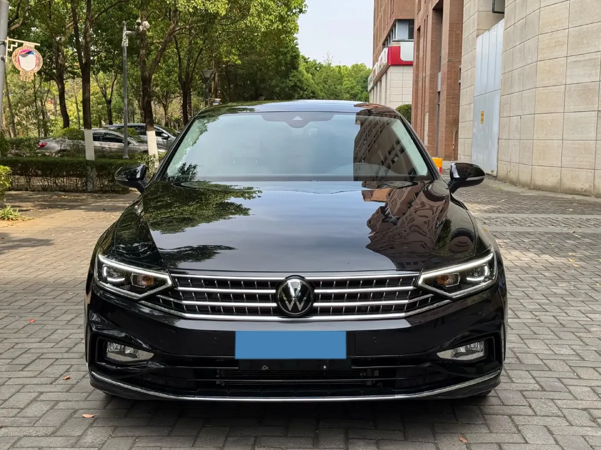 2023 Volkswagen Magotan 2.0T 186HP L4 7DCT,autocango,china used car exporter,china ev exporter,chinese used car exporter,chinese used ev exporter
