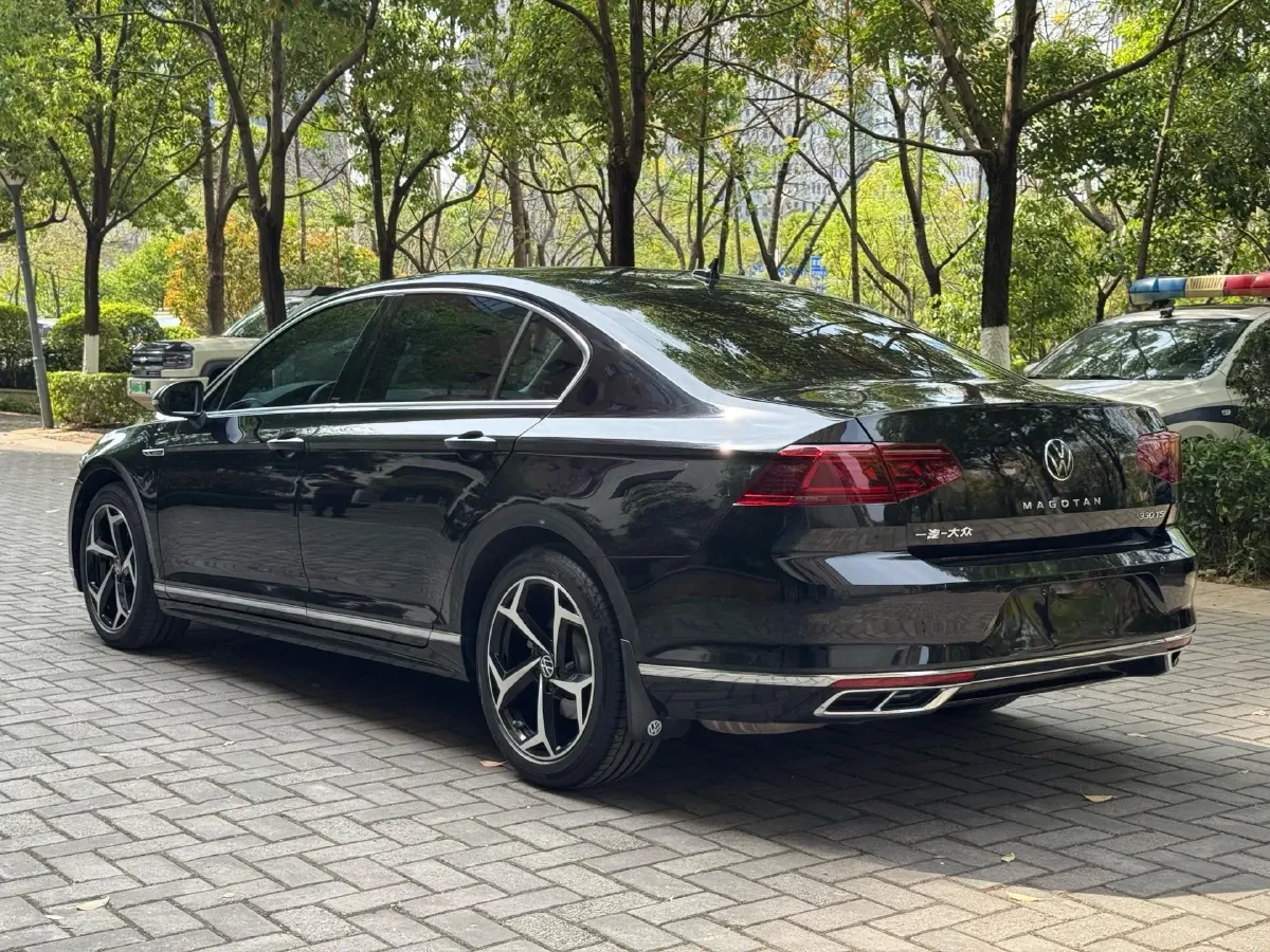 2023 Volkswagen Magotan 2.0T 186HP L4 7DCT,autocango,china used car exporter,china ev exporter,chinese used car exporter,chinese used ev exporter