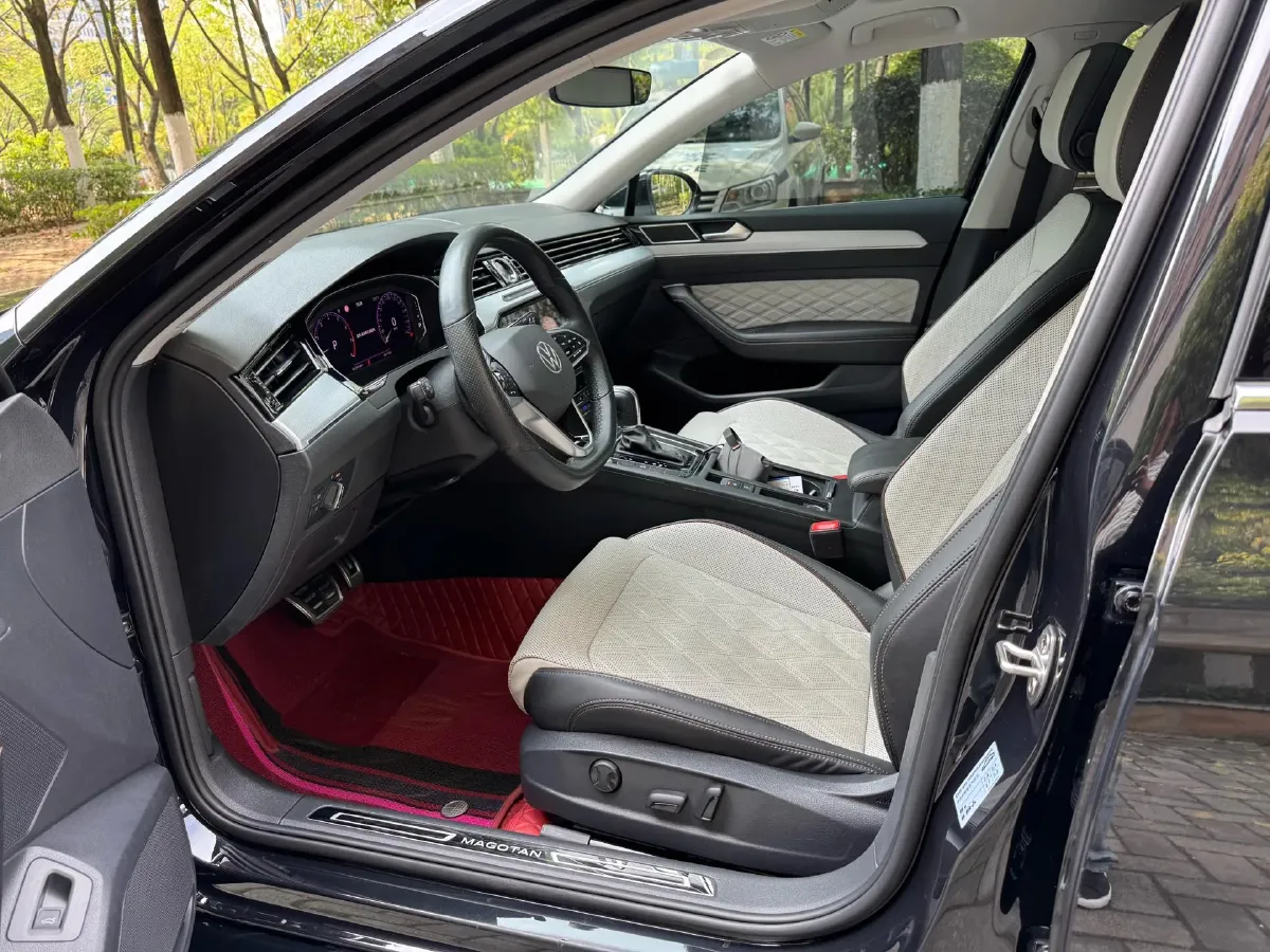 2023 Volkswagen Magotan 2.0T 186HP L4 7DCT,autocango,china used car exporter,china ev exporter,chinese used car exporter,chinese used ev exporter