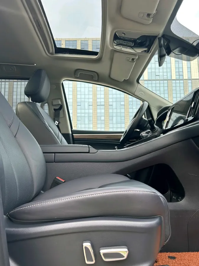 2021 GAC Trumpchi M8 2.0T 252HP L4 8AT,autocango,china used car exporter,china ev exporter,chinese used car exporter,chinese used ev exporter