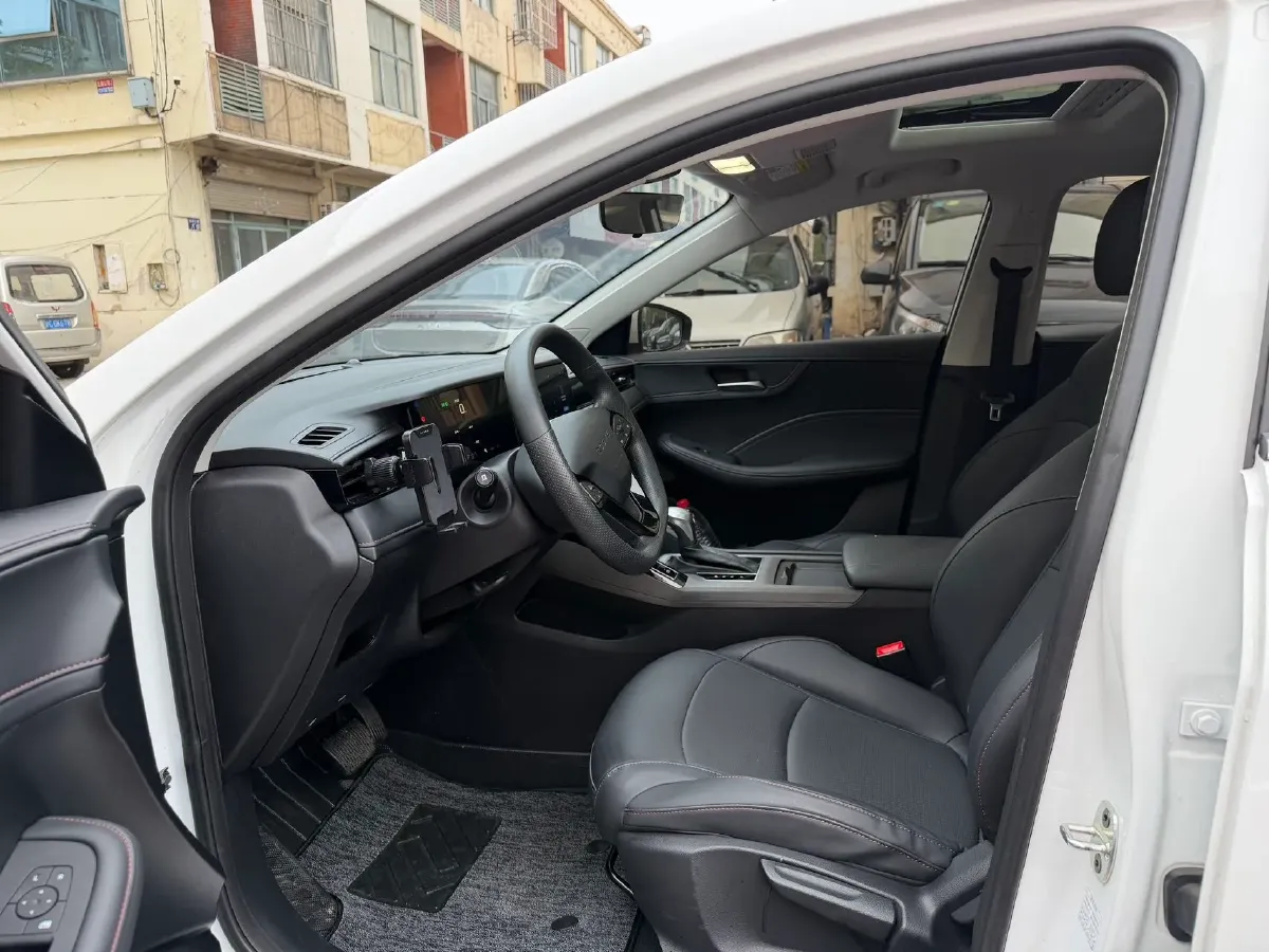 2023 Roewe i5 1.5L 129HP L4 CVT,autocango,china used car exporter,china ev exporter,chinese used car exporter,chinese used ev exporter