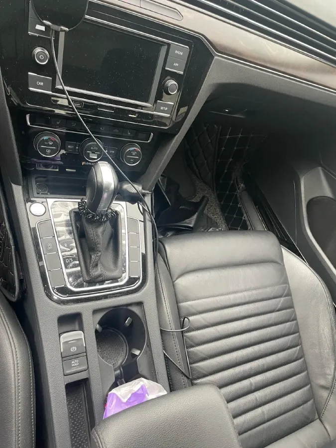 2018 Volkswagen Magotan 1.8T 180HP L4 7DCT,autocango,china used car exporter,china ev exporter,chinese used car exporter,chinese used ev exporter