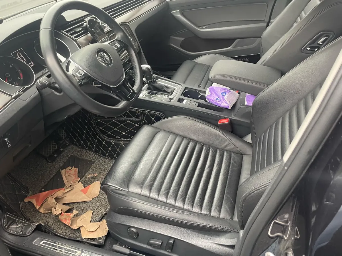 2018 Volkswagen Magotan 1.8T 180HP L4 7DCT,autocango,china used car exporter,china ev exporter,chinese used car exporter,chinese used ev exporter