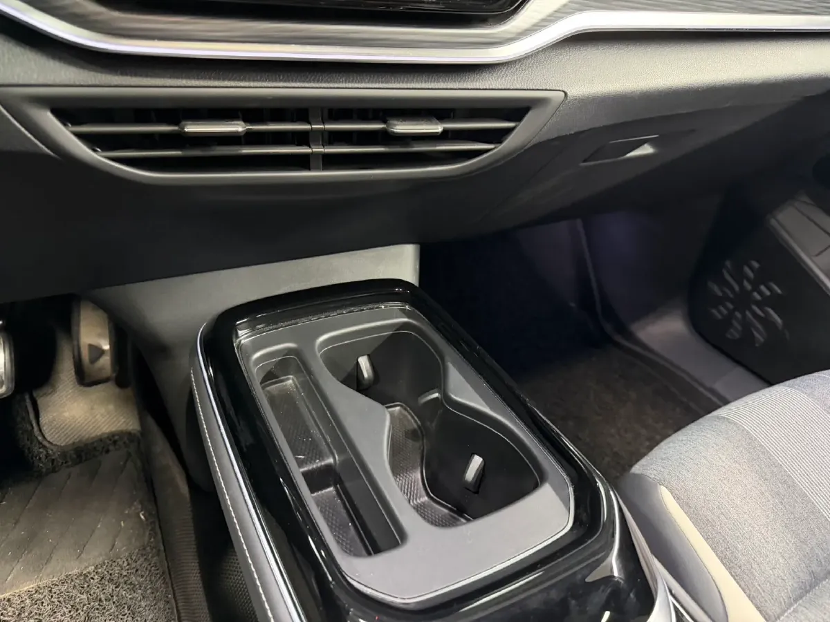 2024 Volkswagen ID.4 Crozz BEV 55.7KWH,autocango,china used car exporter,china ev exporter,chinese used car exporter,chinese used ev exporter