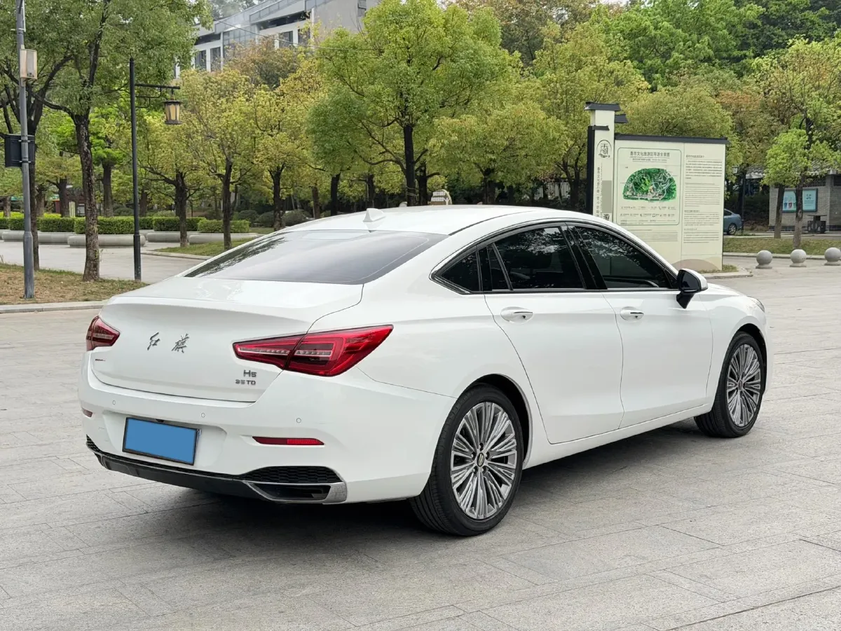 2022 HongQi H5 1.8T 197HP L4 6AT,autocango,china used car exporter,china ev exporter,chinese used car exporter,chinese used ev exporter