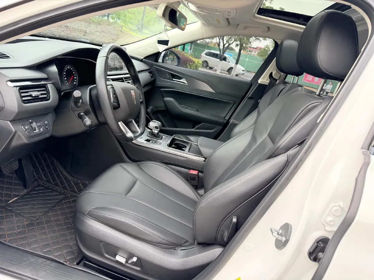 2022 HongQi H5 1.8T 197HP L4 6AT,autocango,china used car exporter,china ev exporter,chinese used car exporter,chinese used ev exporter